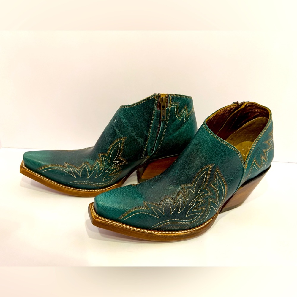 Ariat Teal Jolene Ankle Boots Booties with Brown Accents sz 7